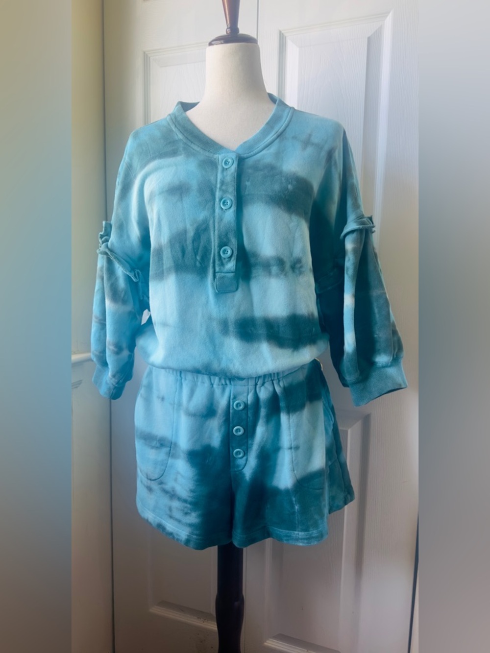 SOMETHING NAVY Esmeralda Tie Dye Henley Romper in Blue Size L
